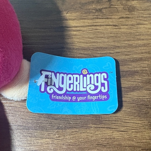 Fingerling Hugs Small 2017 Discontinued Plush - Picture 2 of 3